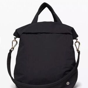 Lululemon on my level 2.0 black bag with strap